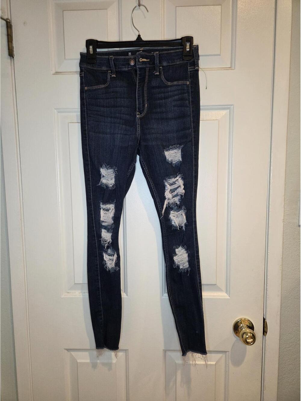 Hollister Dark Wash Distressed Skinny Jeans Waist  size 3/26 in.